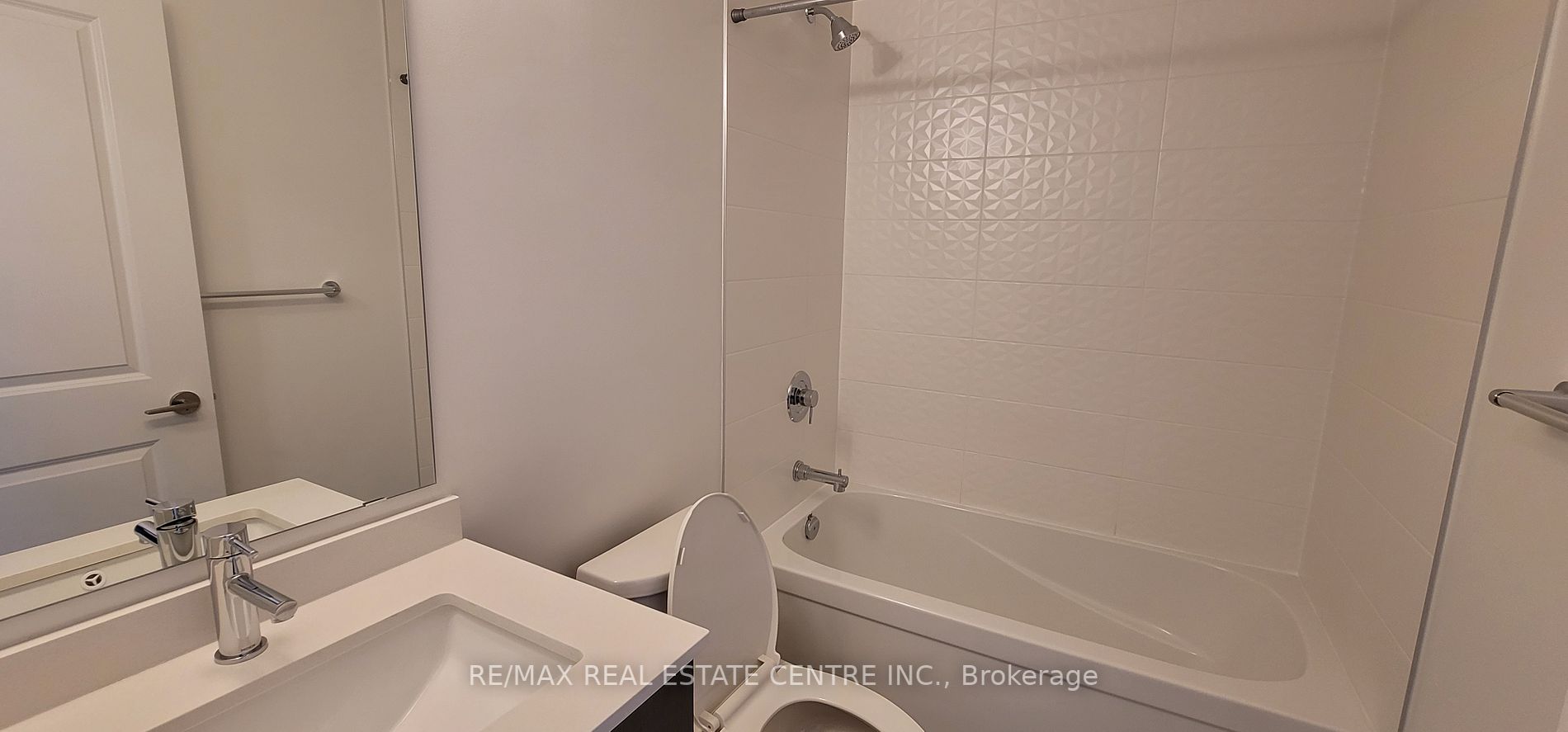 1050 Main St E, #615