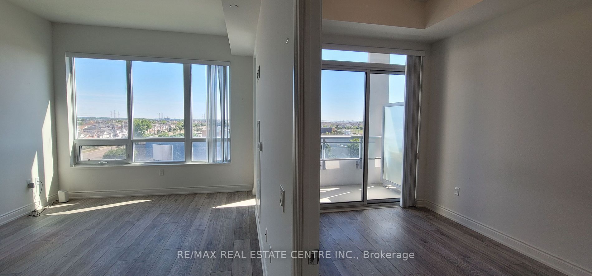 1050 Main St E, #615