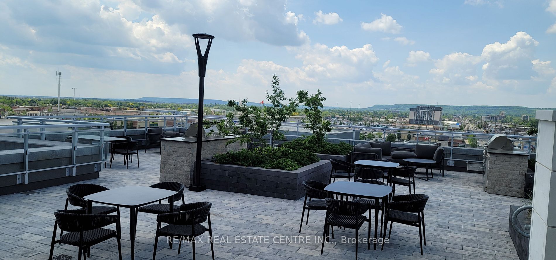1050 Main St E, #615