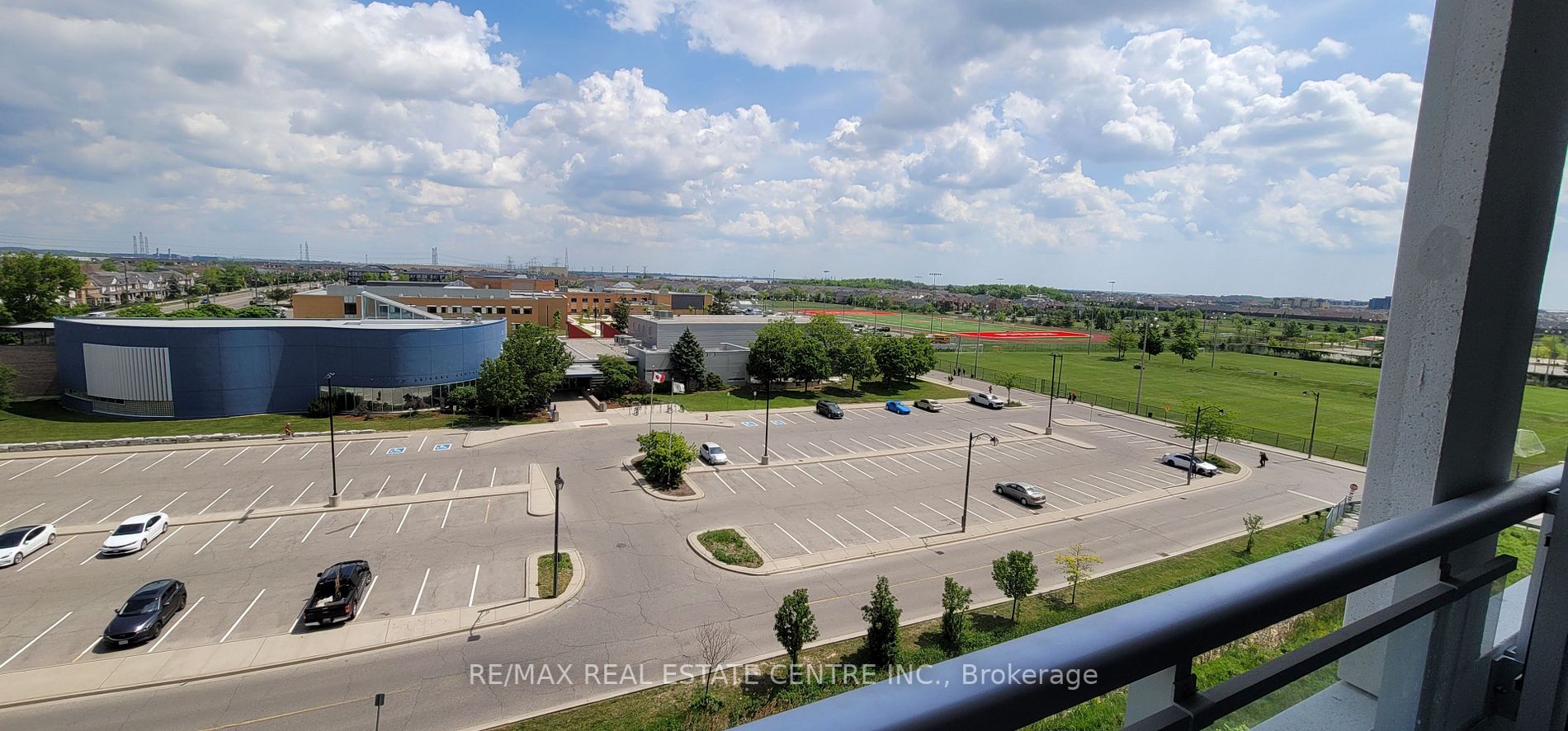 1050 Main St E, #615