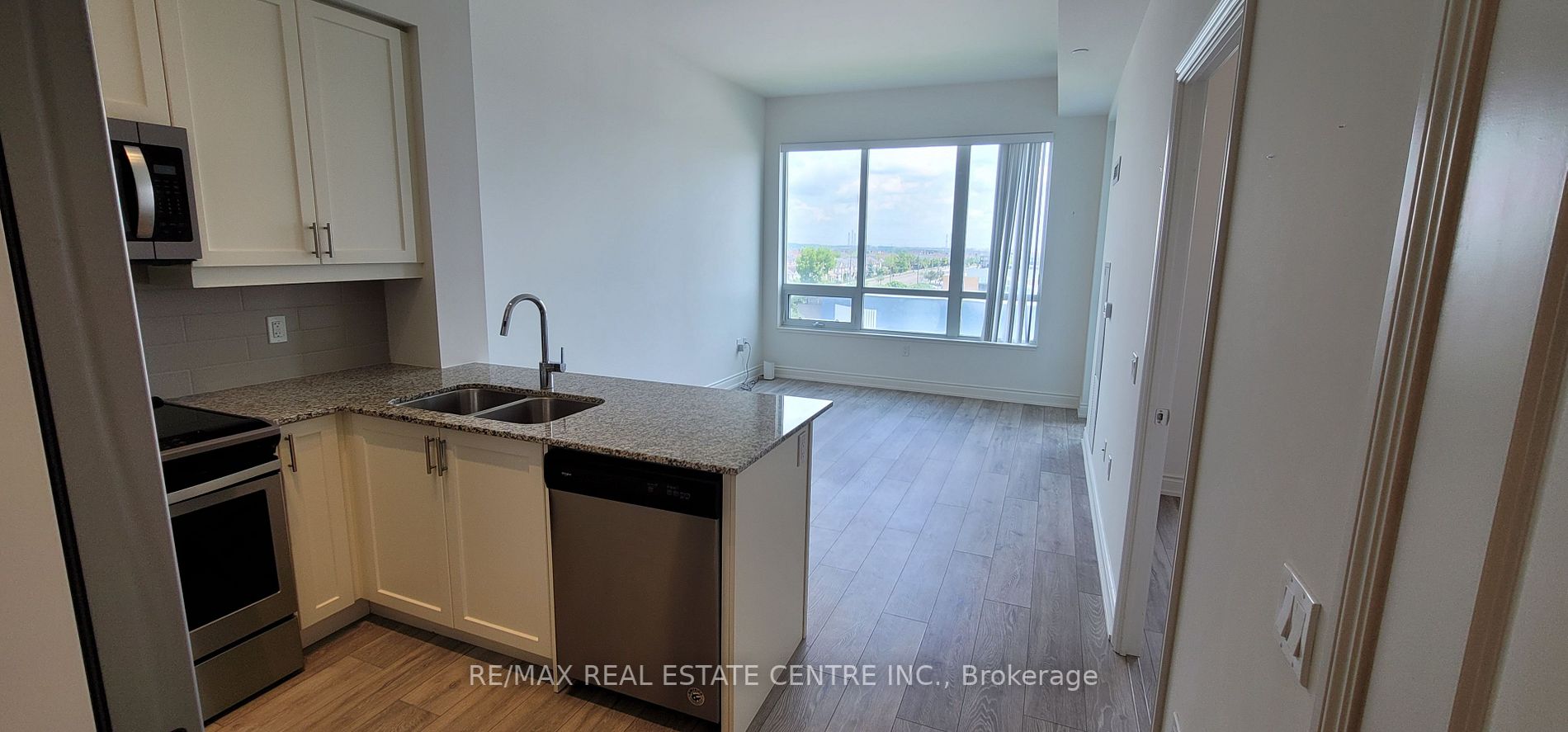 1050 Main St E, #615