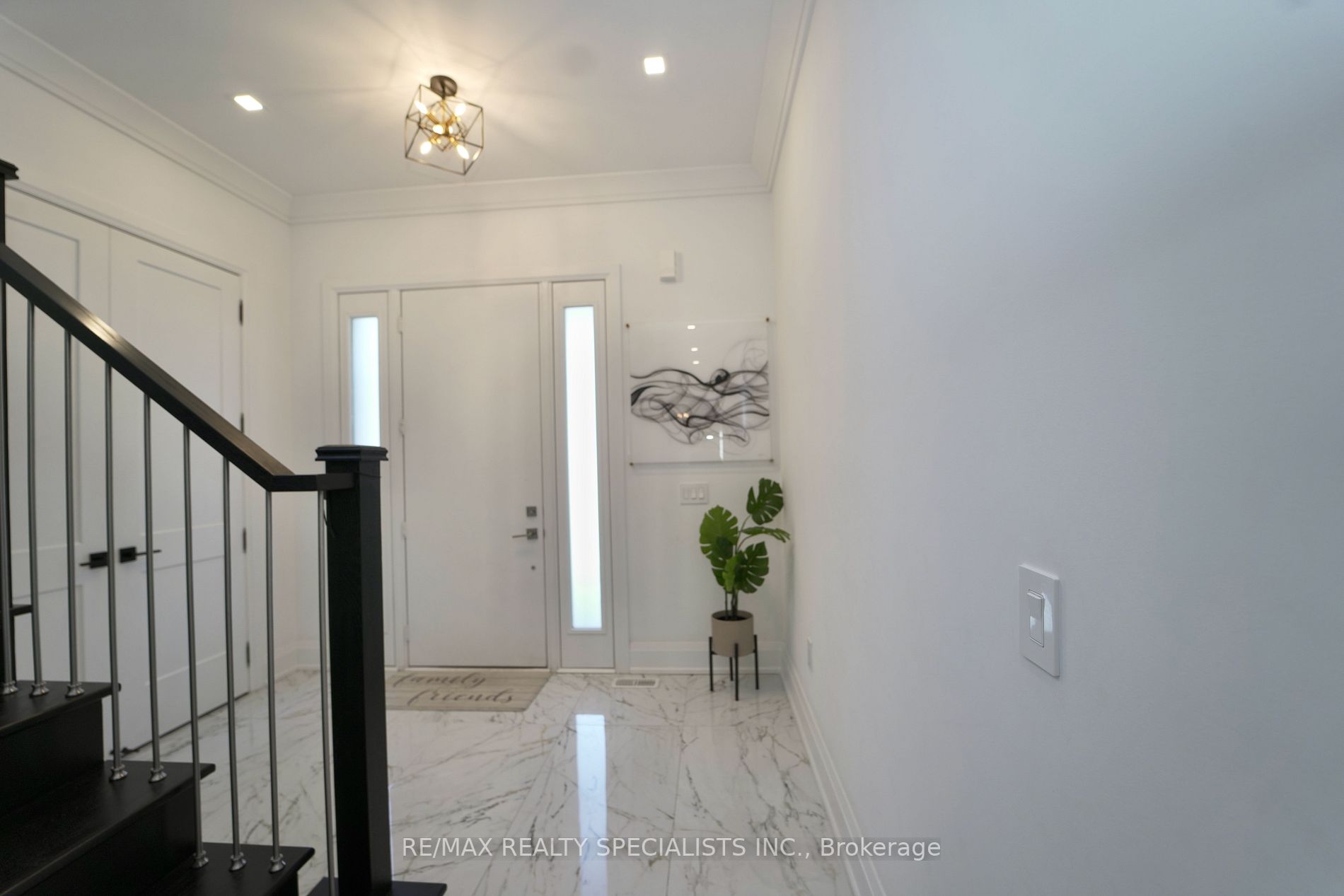 4181 Hillsborough Cres