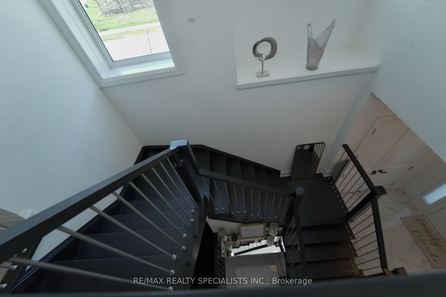 4181 Hillsborough Cres