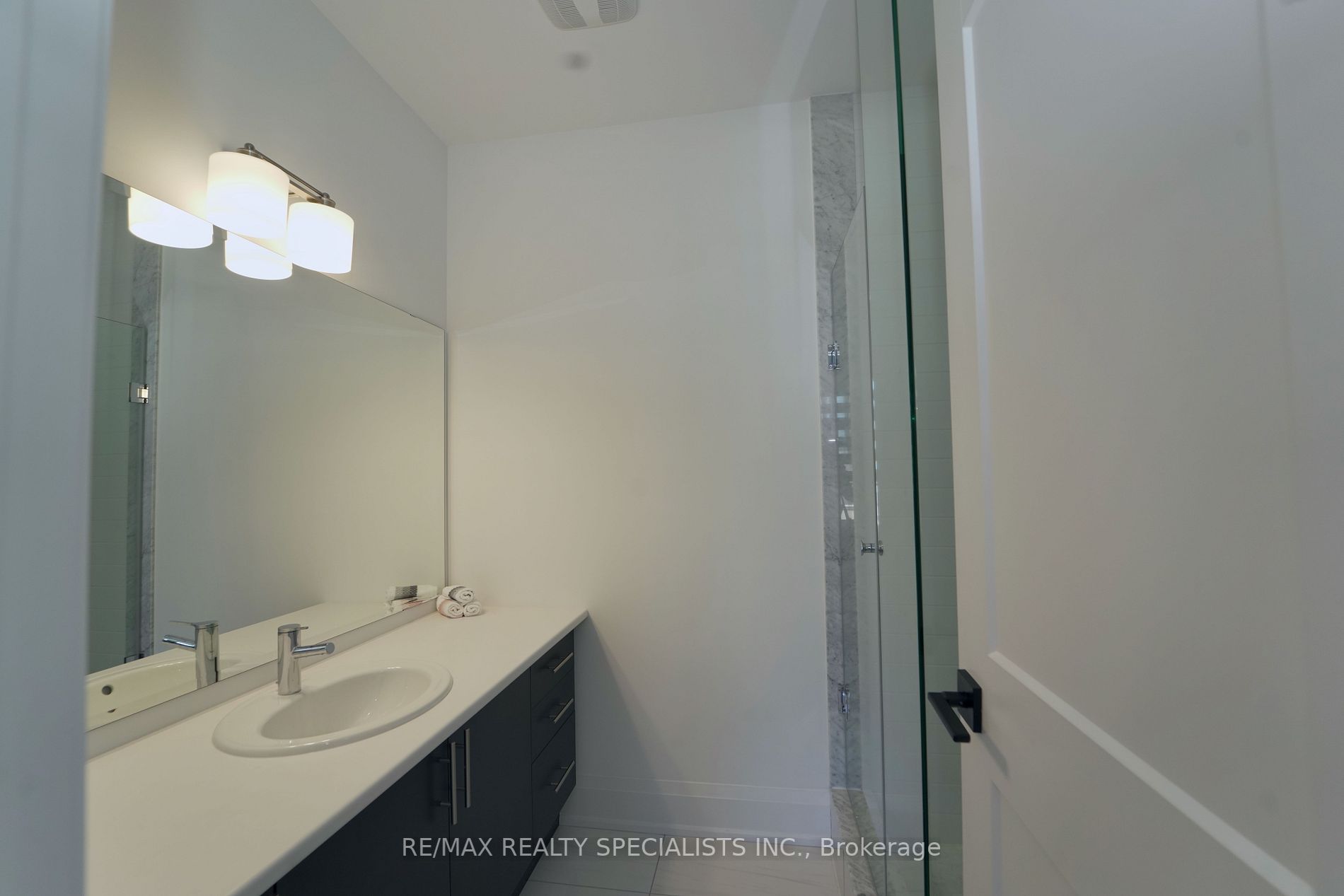 4181 Hillsborough Cres
