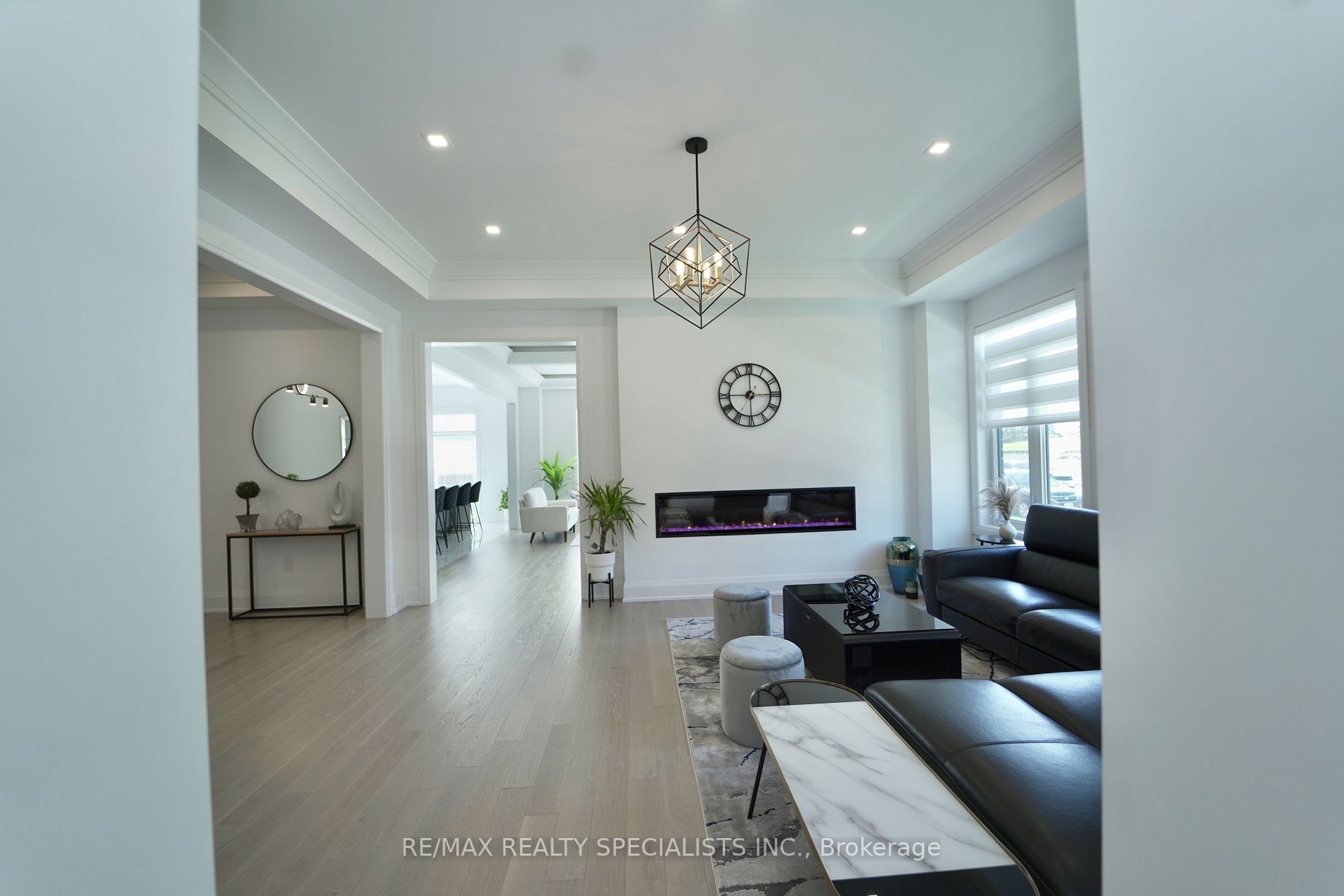 4181 Hillsborough Cres