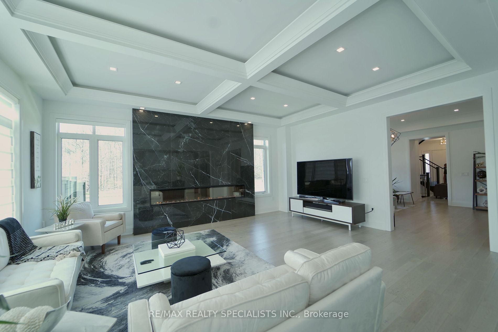 4181 Hillsborough Cres