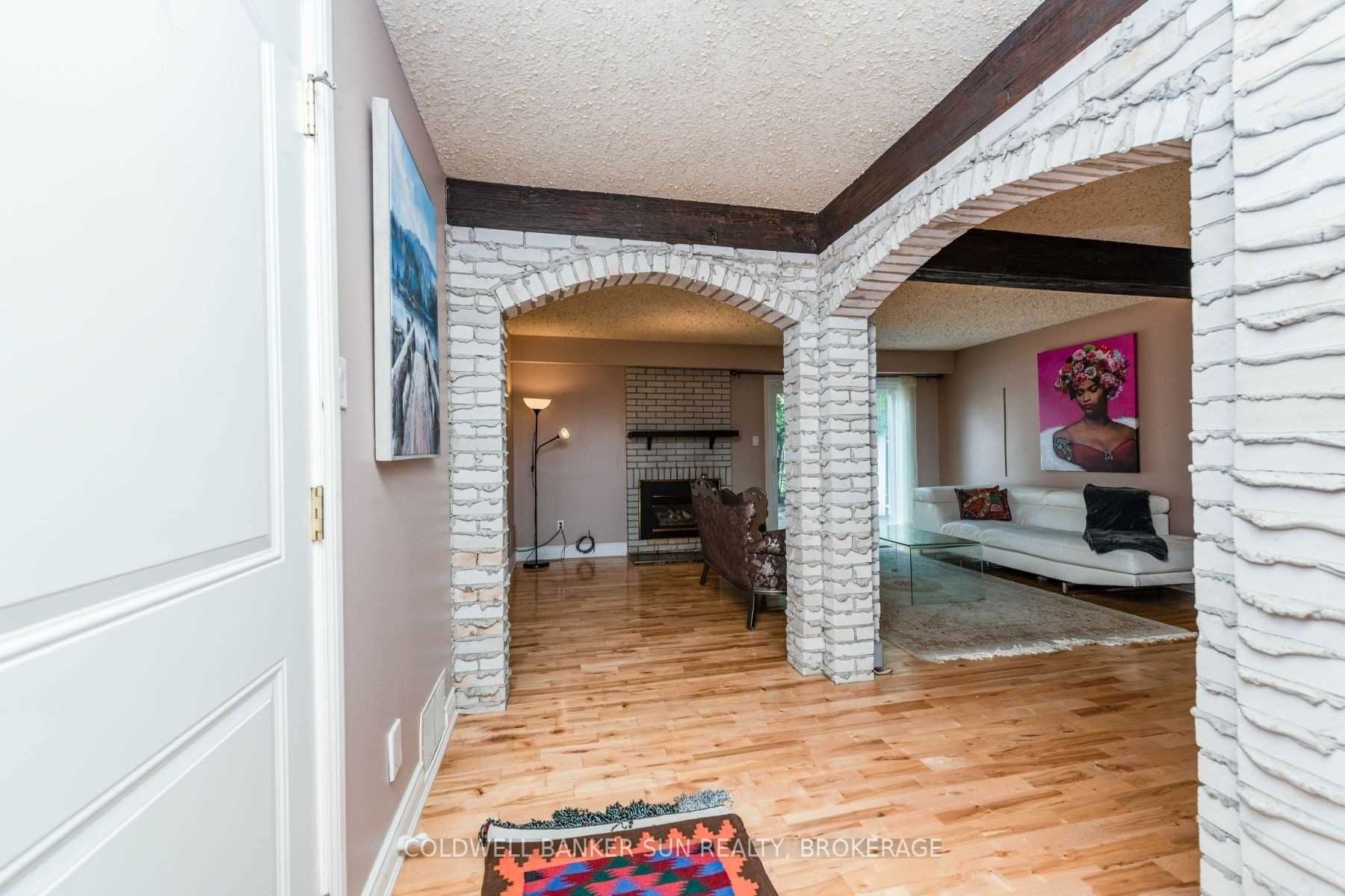 2483 Yarmouth Crescent