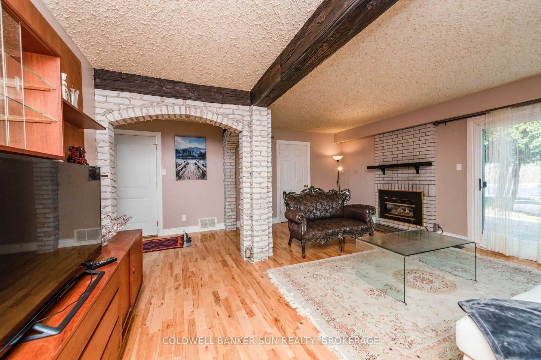 2483 Yarmouth Crescent