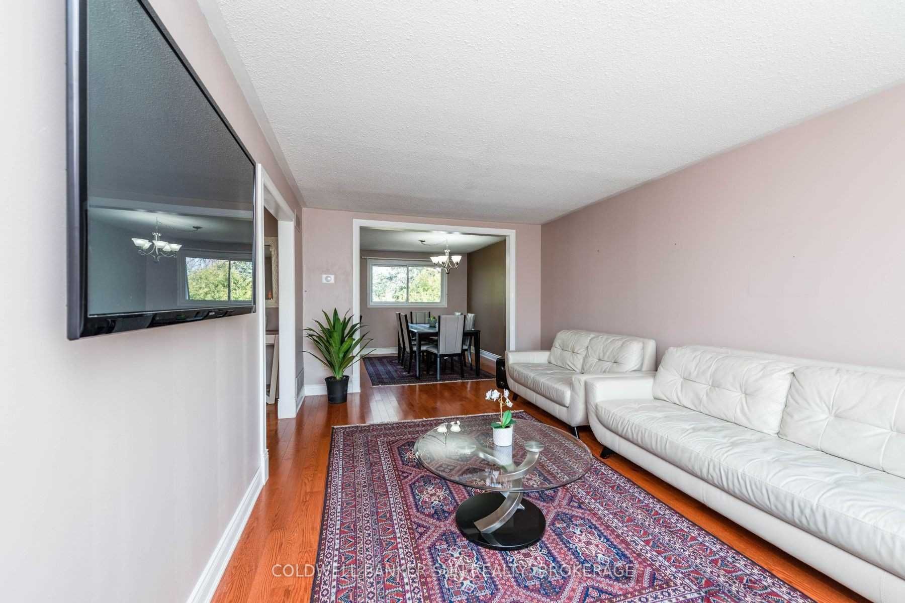 2483 Yarmouth Crescent