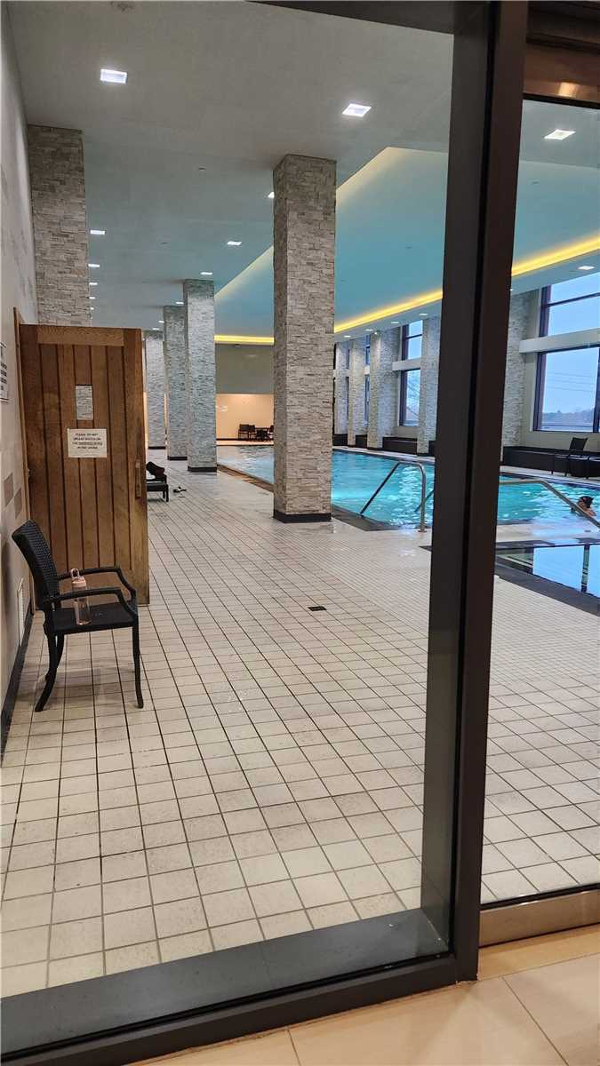 2200 Lake Shore Blvd W, #818