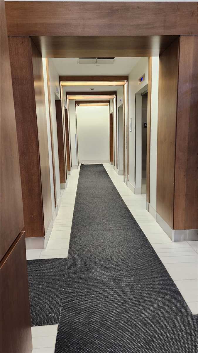 2200 Lake Shore Blvd W, #818