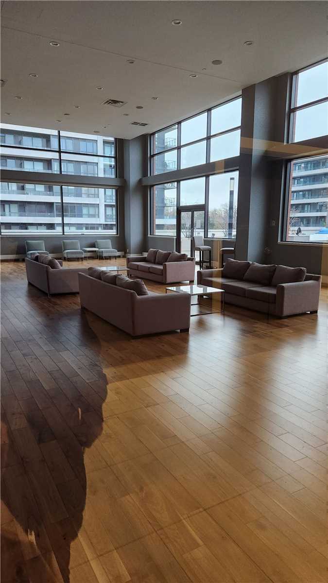 2200 Lake Shore Blvd W, #818