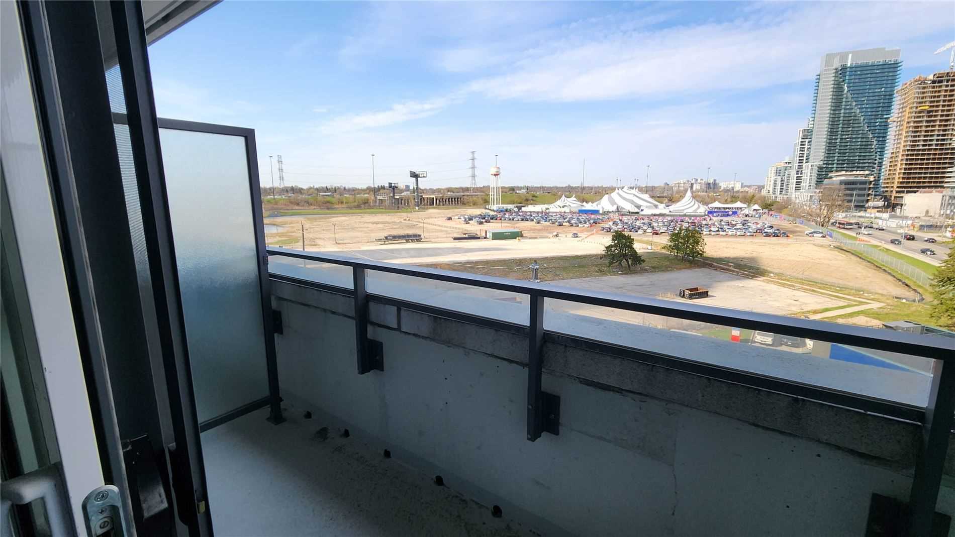 2200 Lake Shore Blvd W, #818