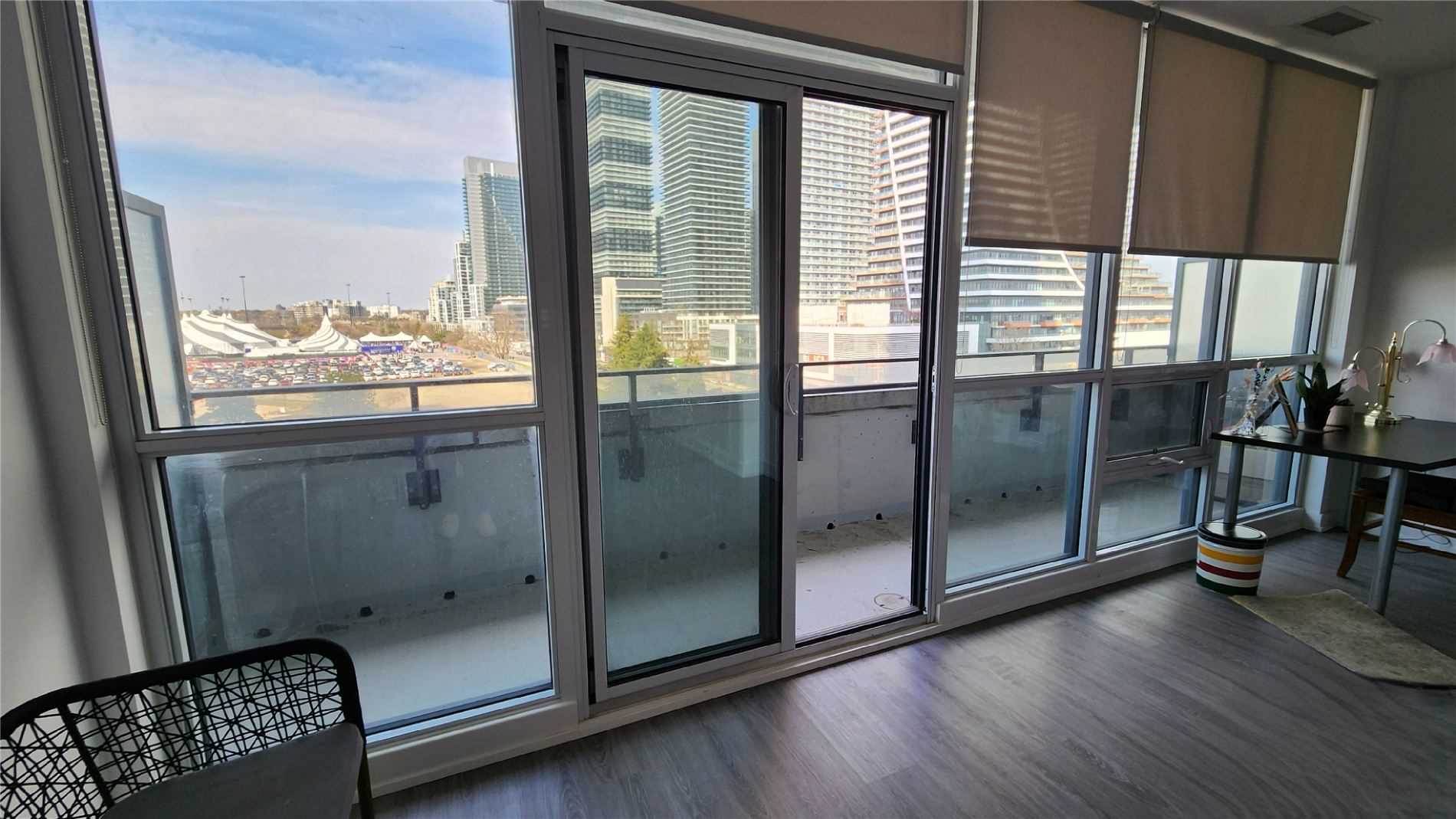 2200 Lake Shore Blvd W, #818