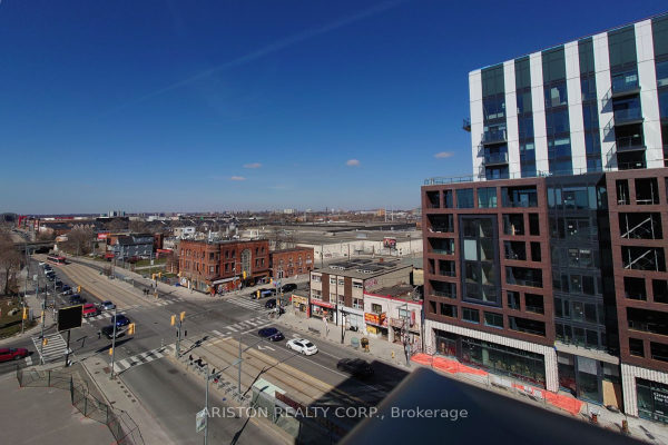 1787 St Clair Ave W, Toronto