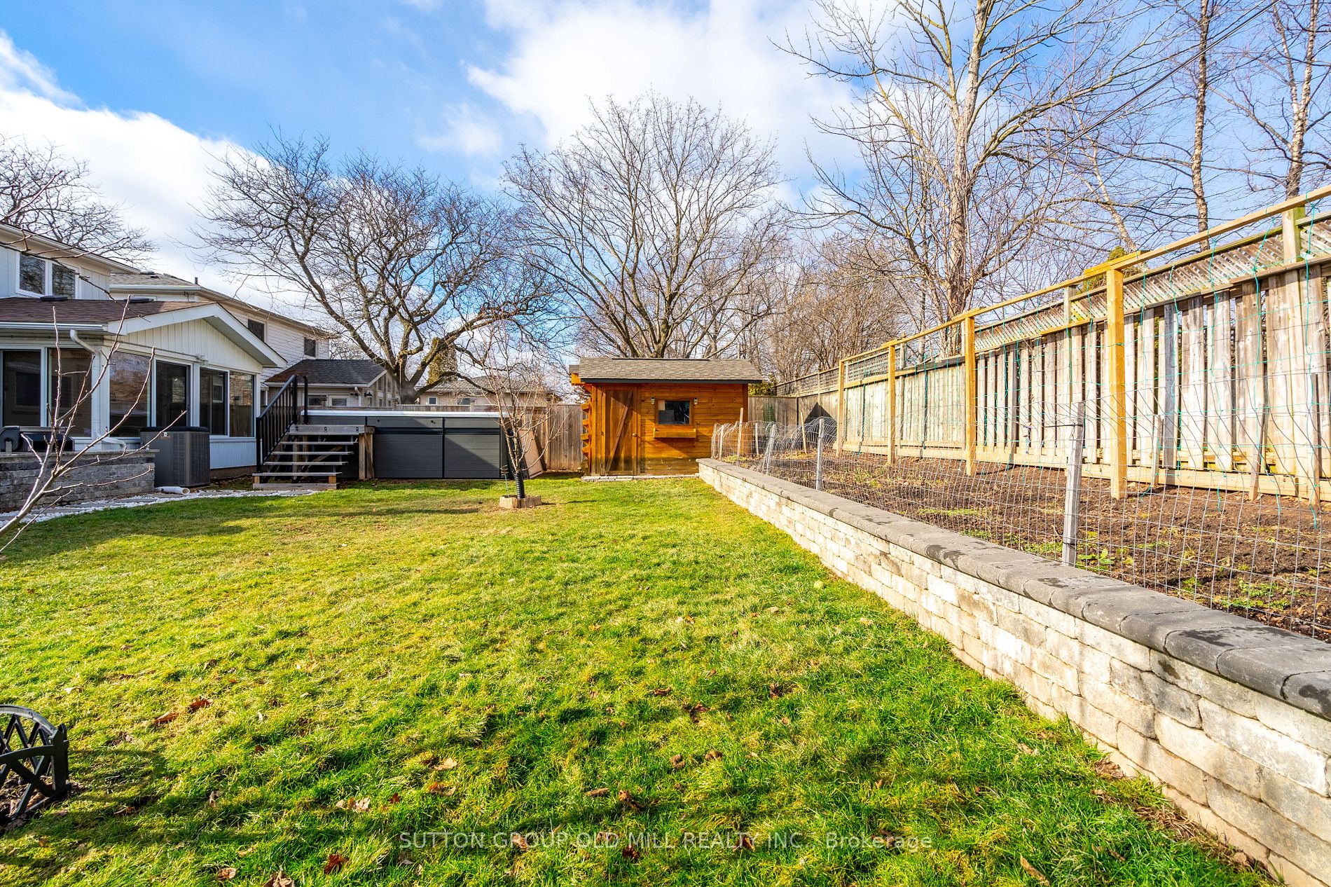 451 Sunset Dr