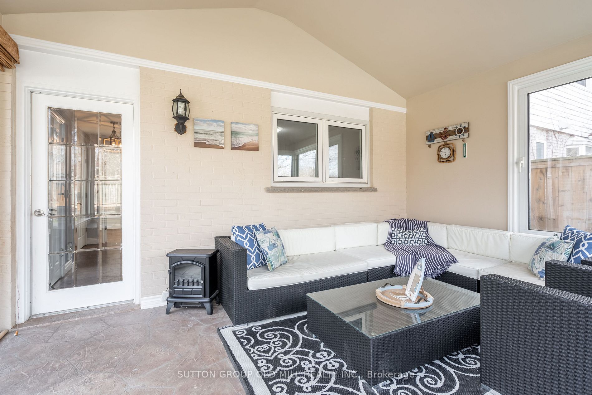 451 Sunset Dr