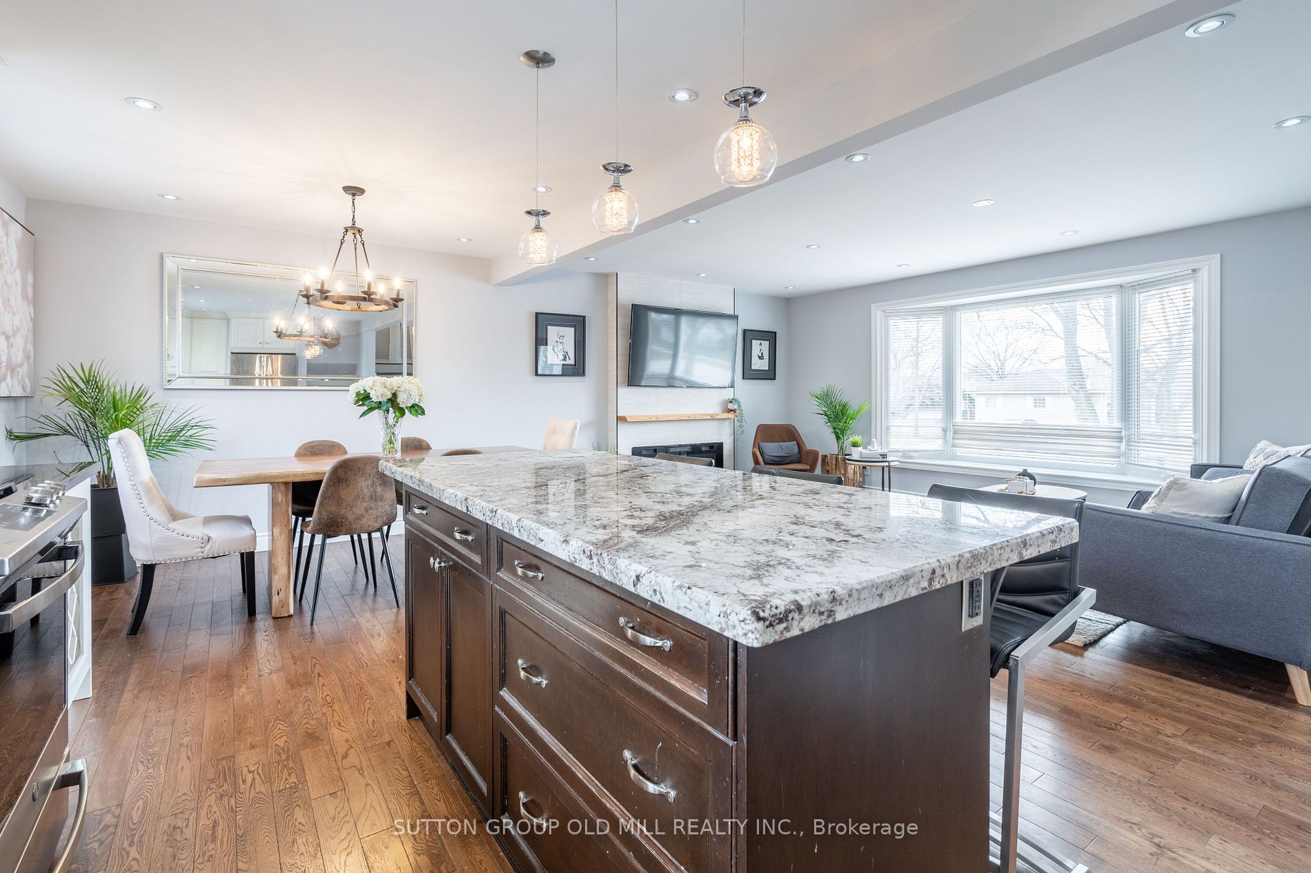 451 Sunset Dr