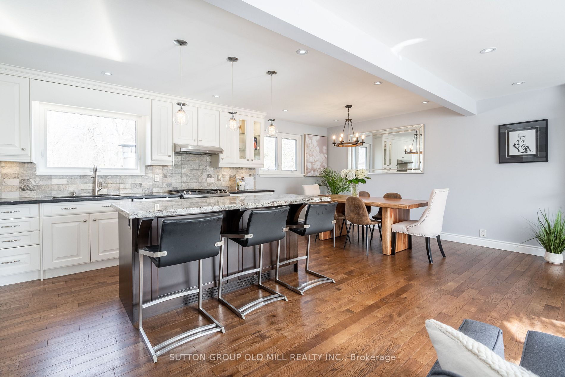 451 Sunset Dr