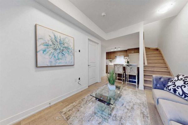 1060 Douglas Mccurdy Comm Rd, Mississauga