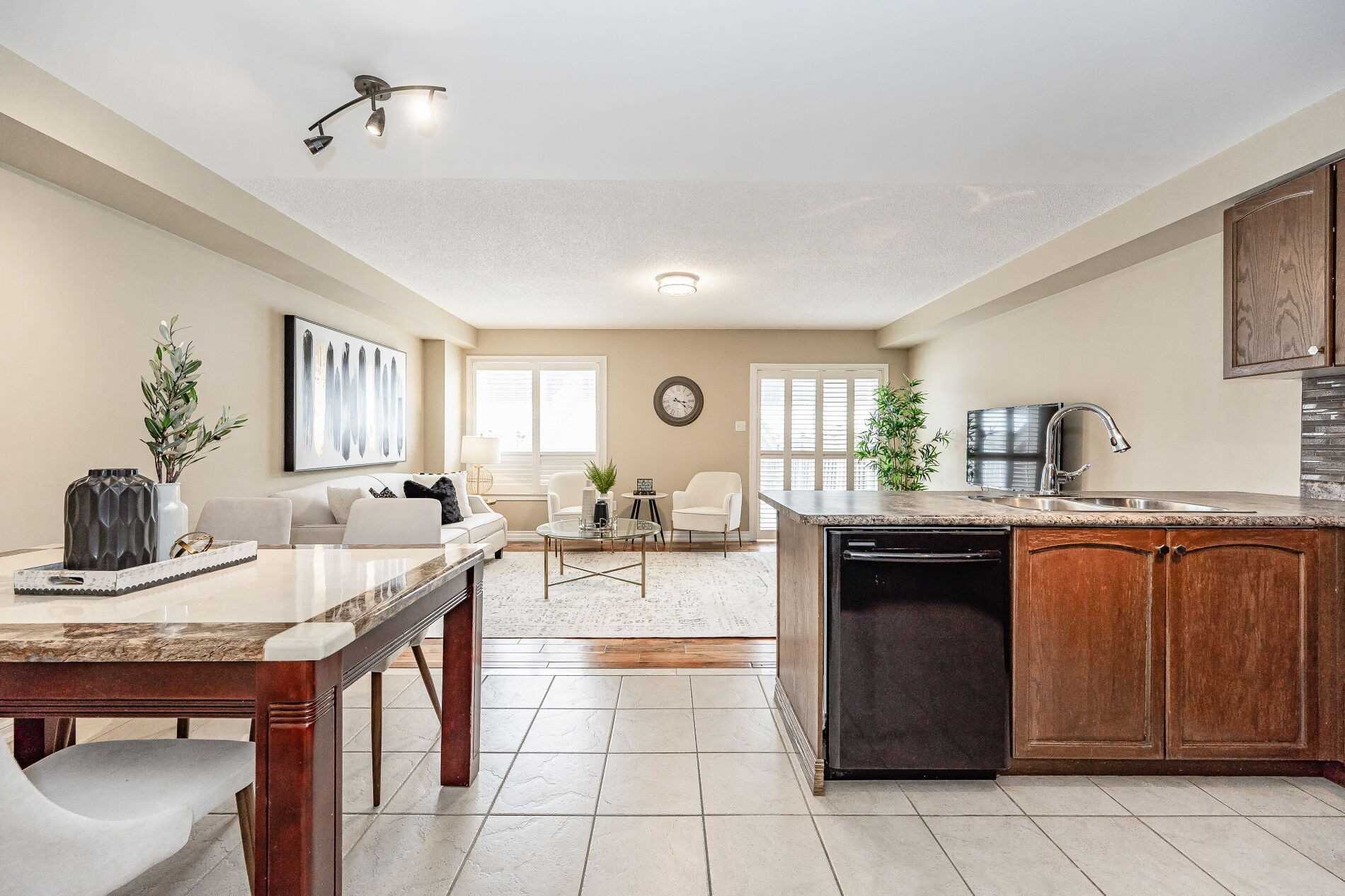 Listing W5964405 - Large Photo # 4