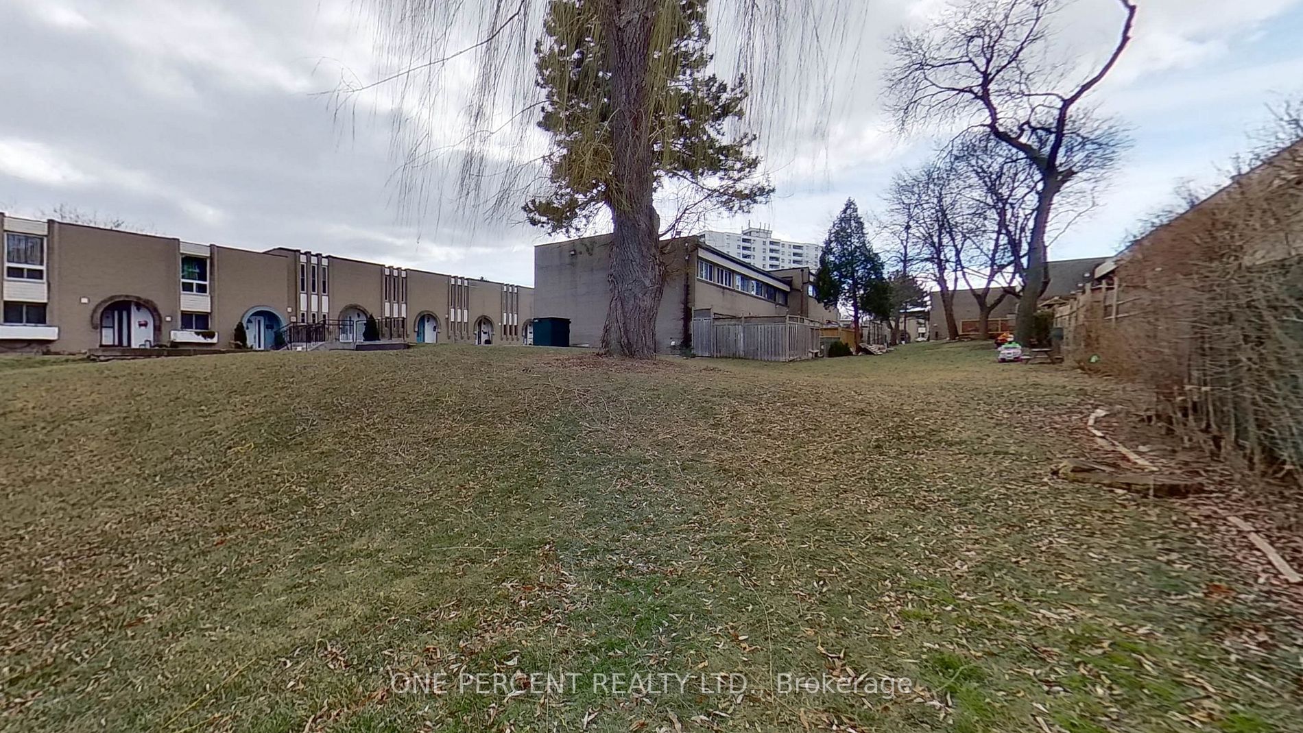 21 London Green Crt, #31