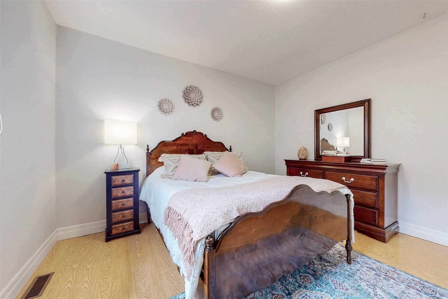 Listing W5964883 - Large Photo # 27