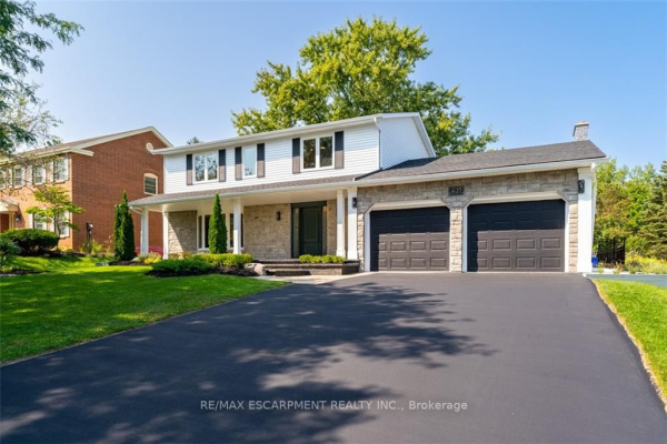 1235 Appleford Lane, Burlington