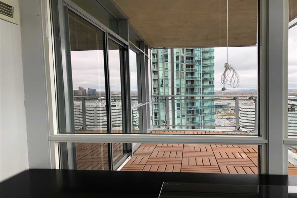 225 Webb Dr, Mississauga