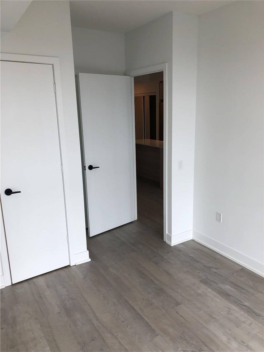 50 George Butchart Dr, #525