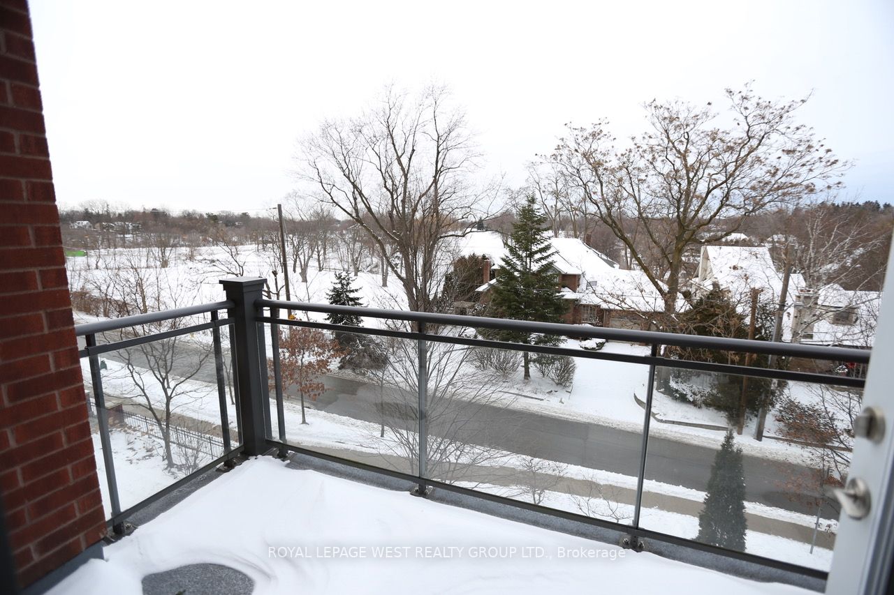 9 Burnhamthorpe Cres, #410