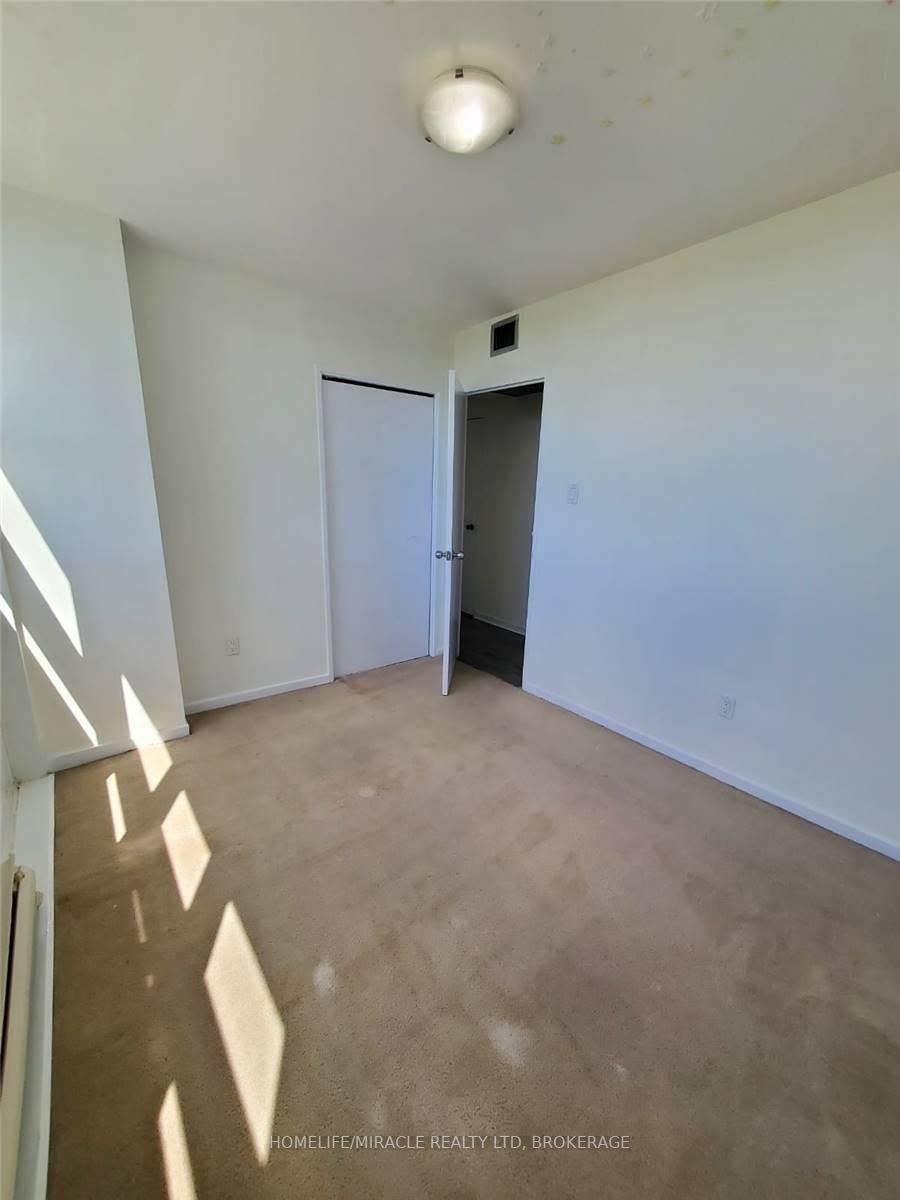 Listing W5965565 - Large Photo # 17