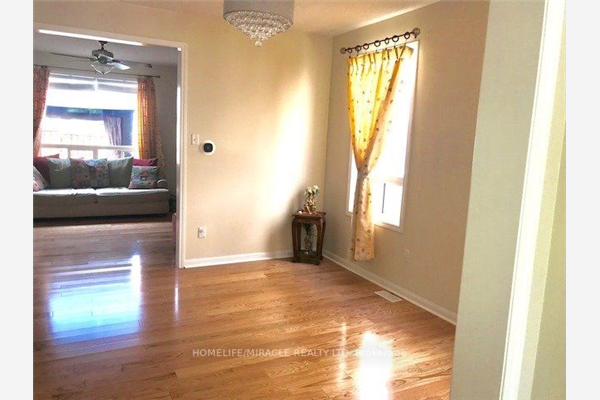 6 Coachlight Cres, Brampton