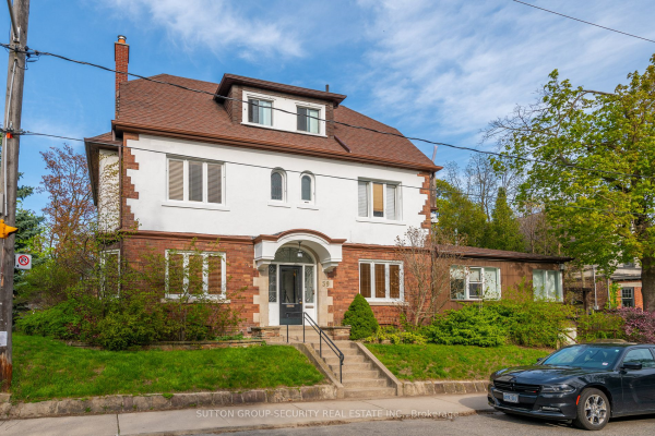 59 Indian Grve, Toronto
