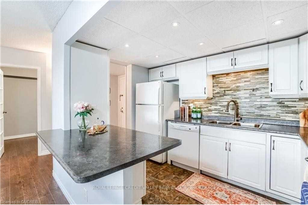 20 Speers Rd, Oakville