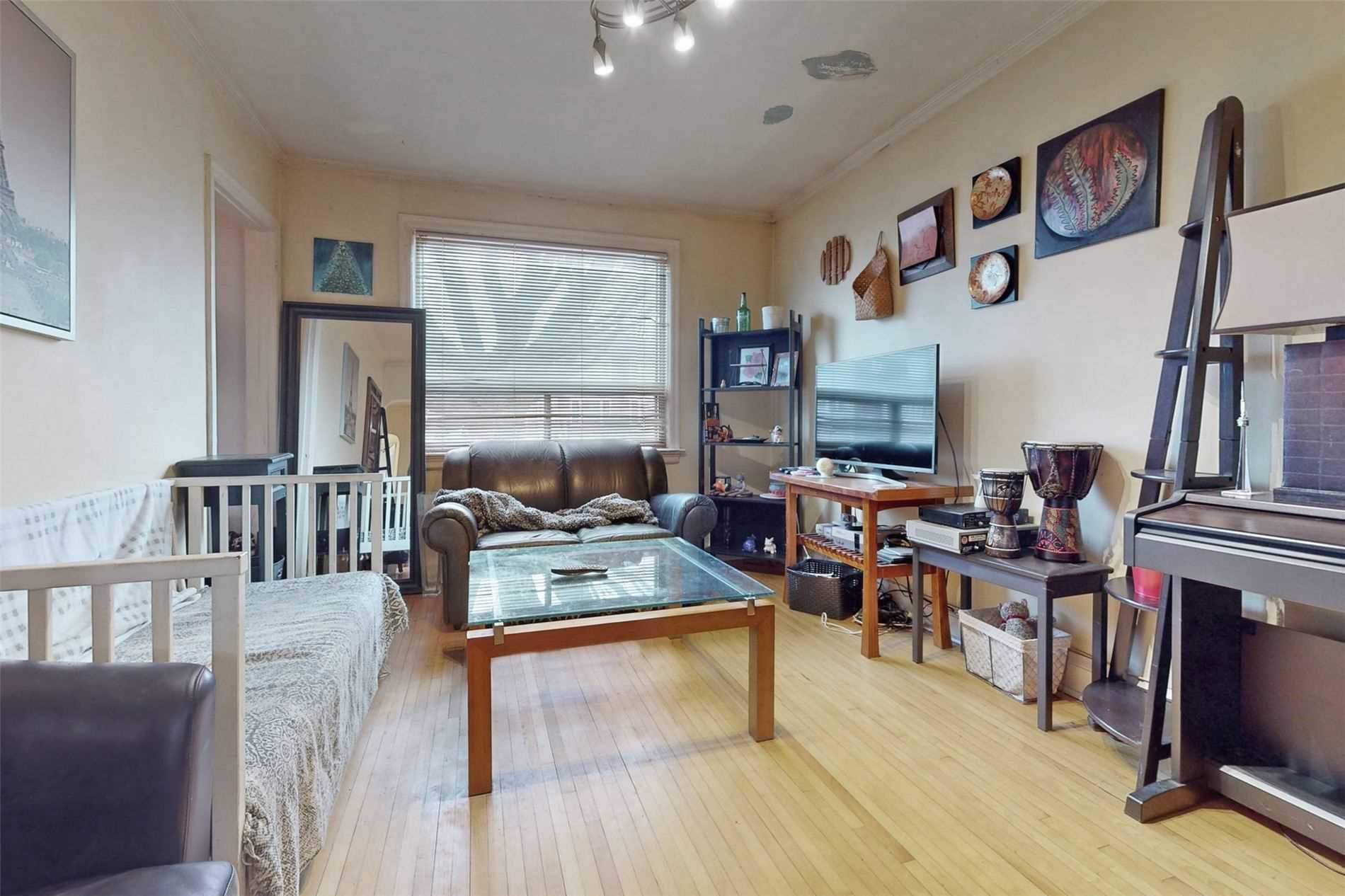Listing W5966609 - Large Photo # 3