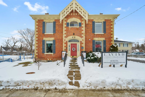 62 Queen St S, Mississauga