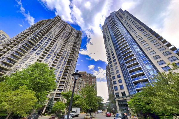 310 Burnhamthorpe Rd W, Mississauga