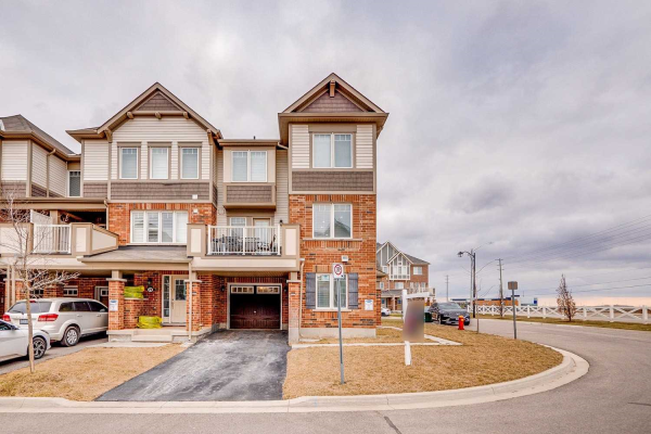 73 Frost Crt, Milton