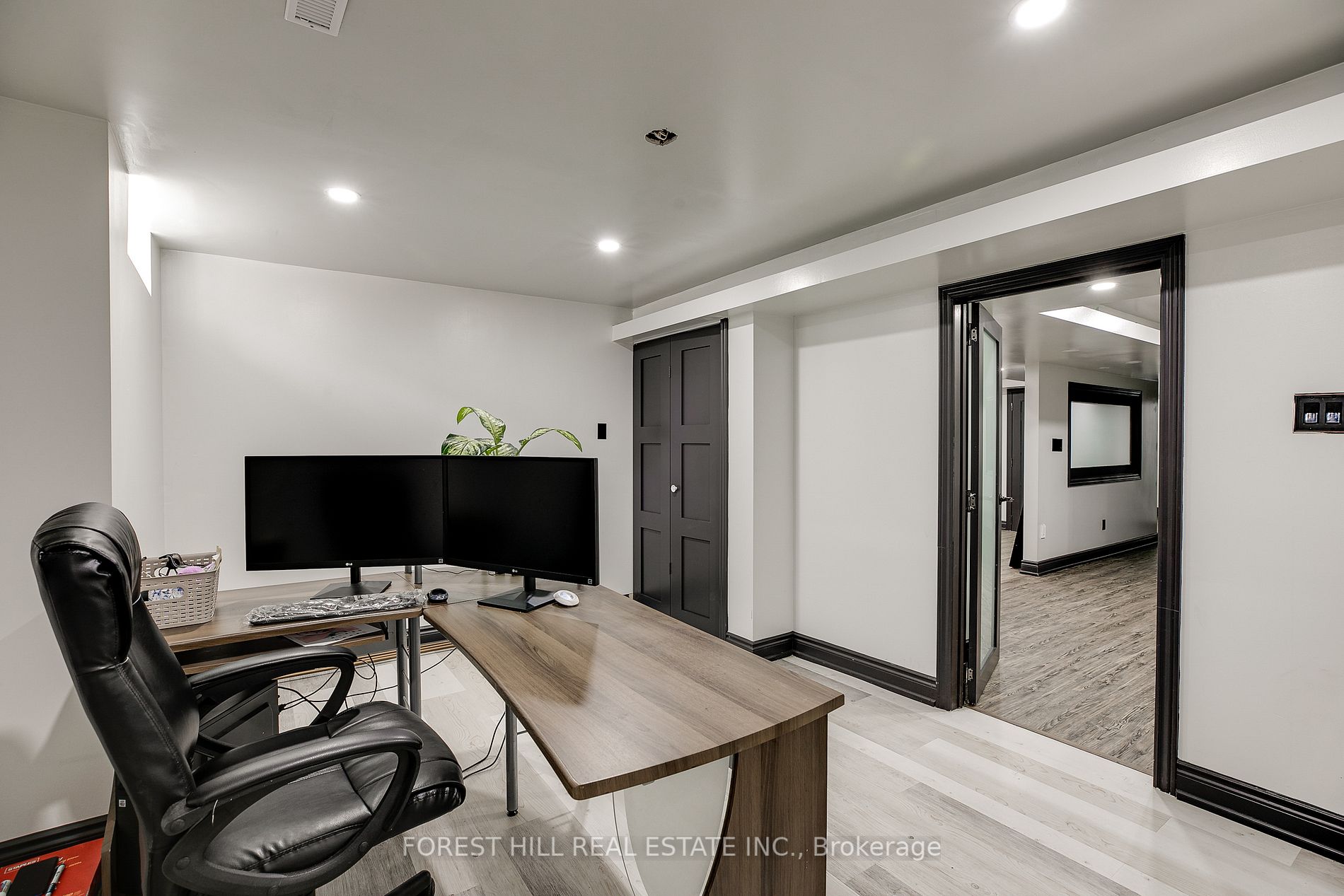 Listing W5967140 - Large Photo # 32