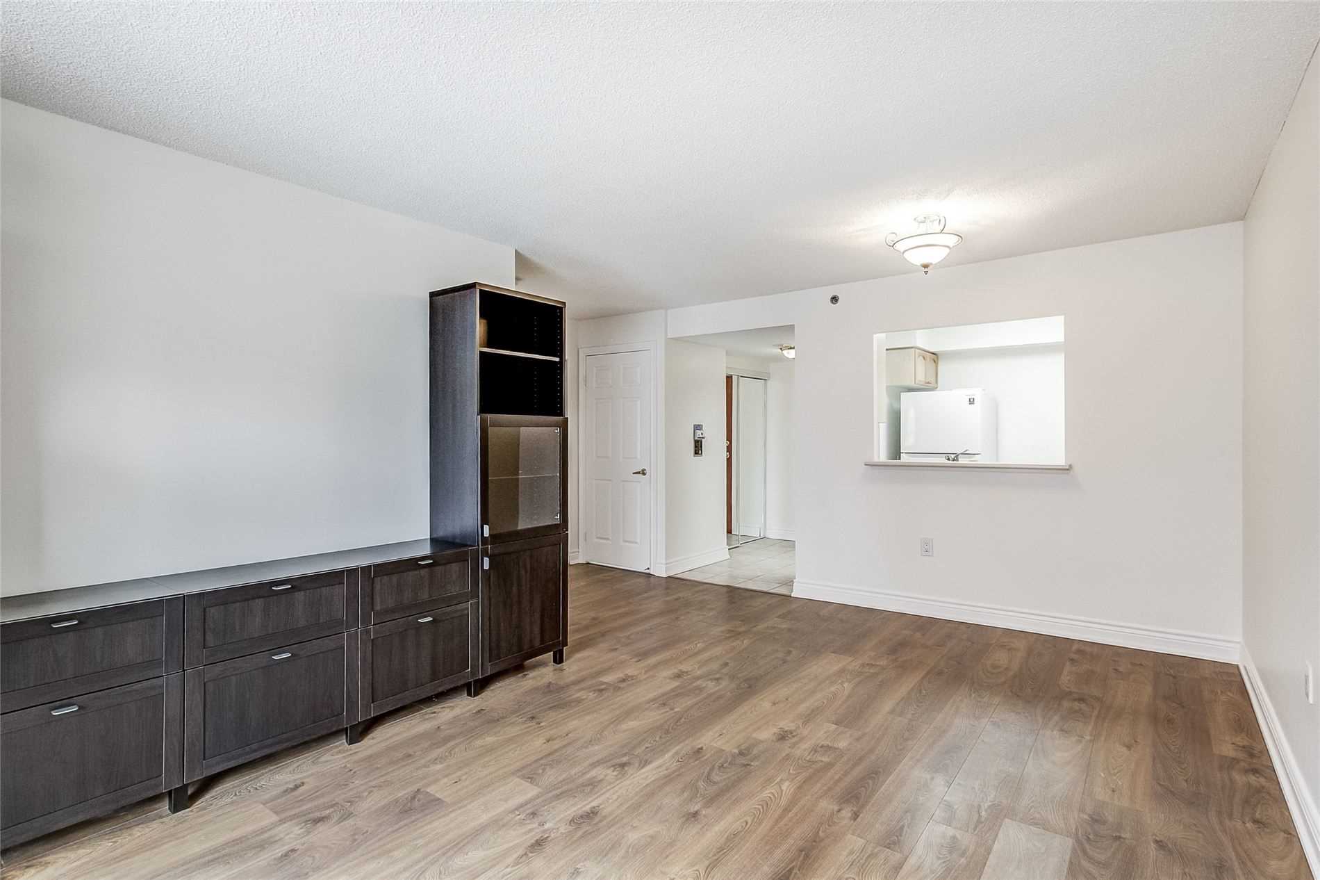 Listing W5967175 - Large Photo # 14