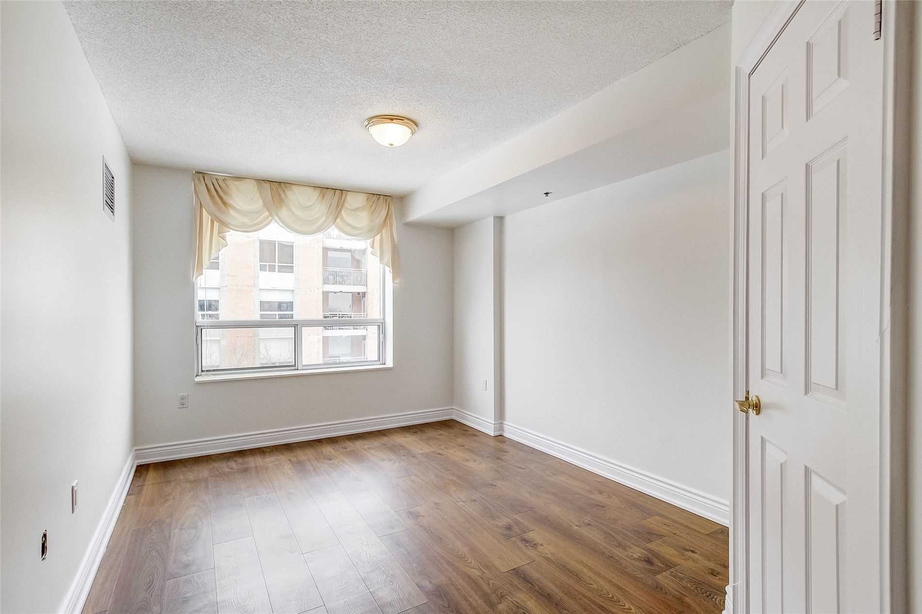 Listing W5967175 - Large Photo # 16