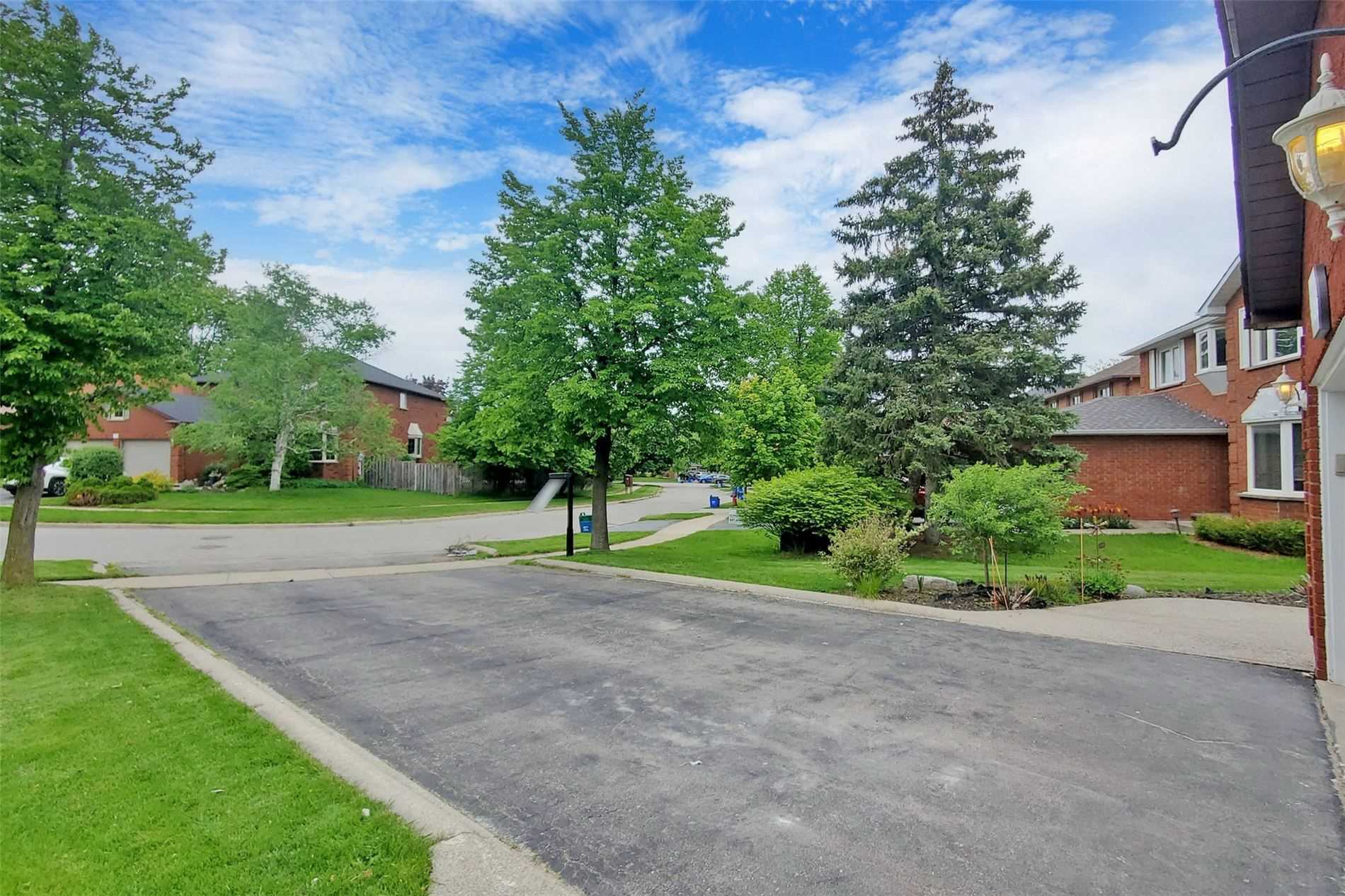 Listing W5967335 - Large Photo # 2