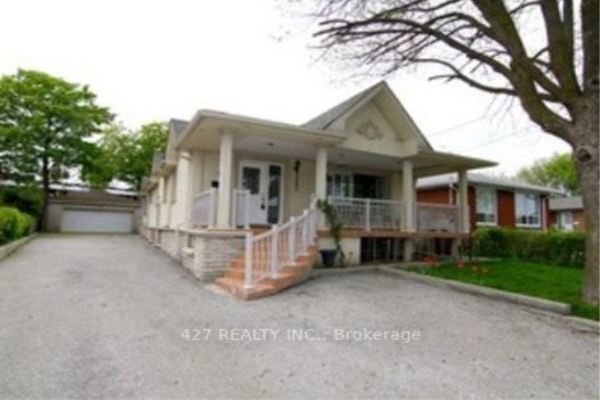 8 Batawa Cres, Toronto
