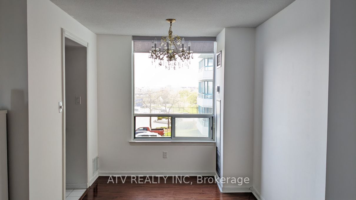 550 Webb Dr, #305