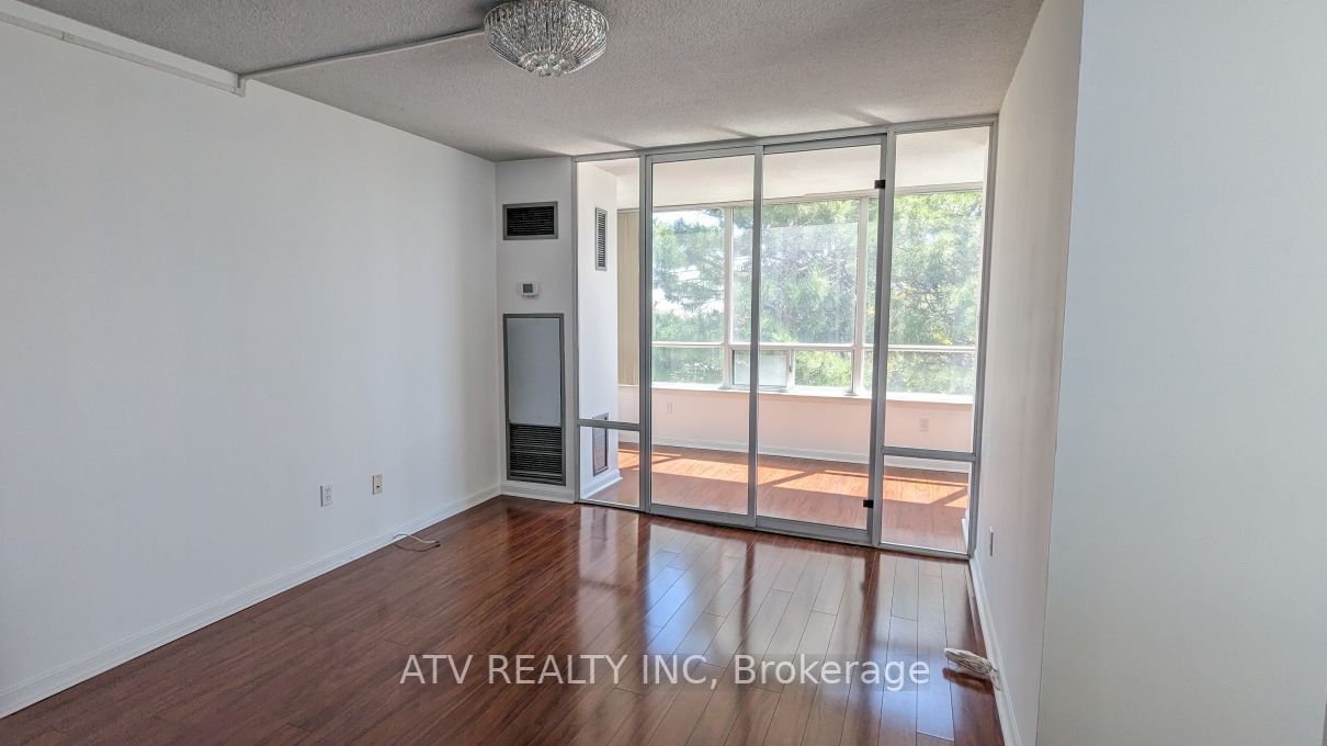 550 Webb Dr, #305