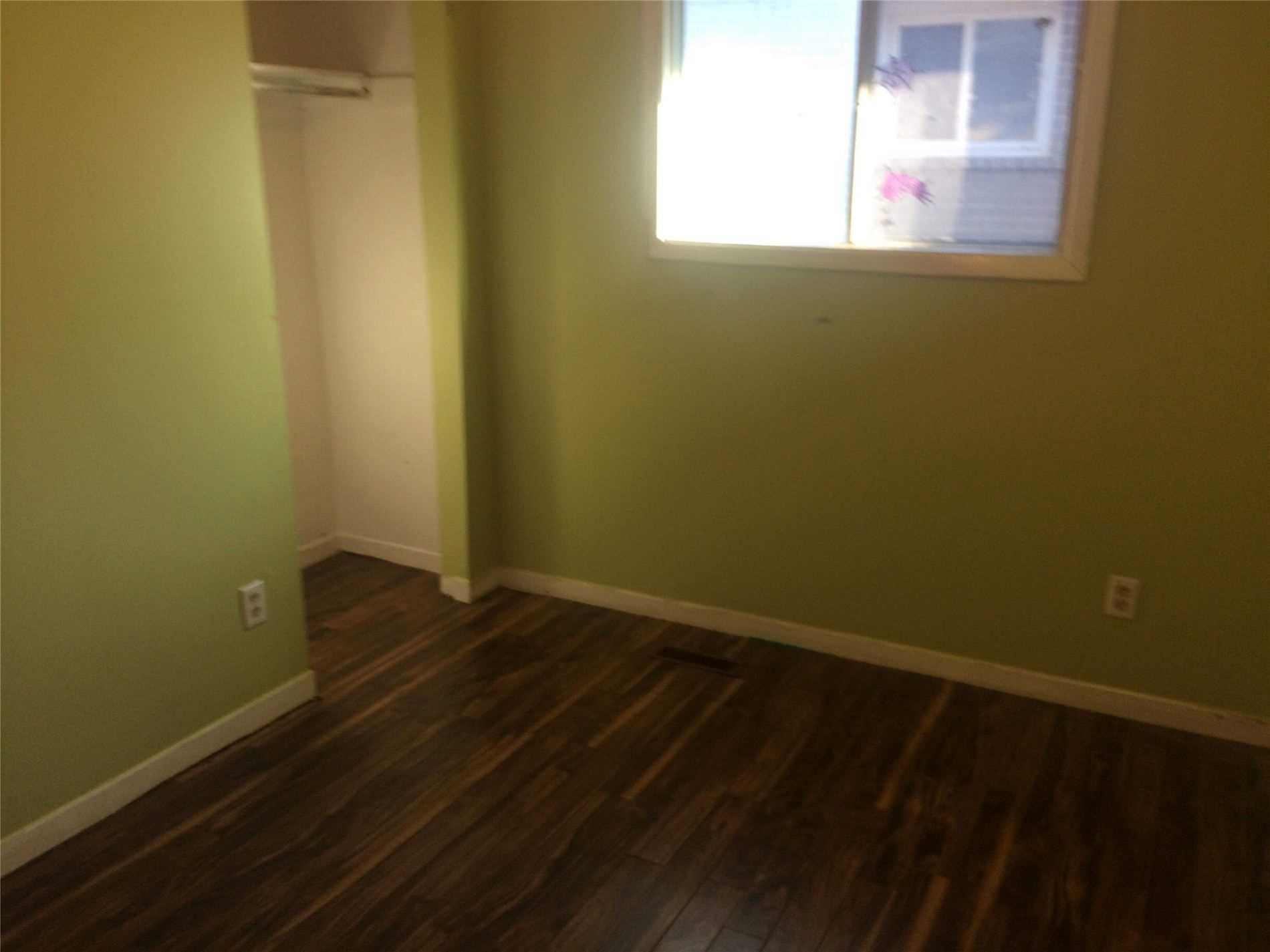 130 Burbank Cres