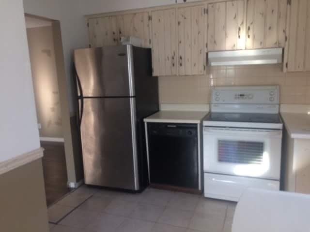 130 Burbank Cres