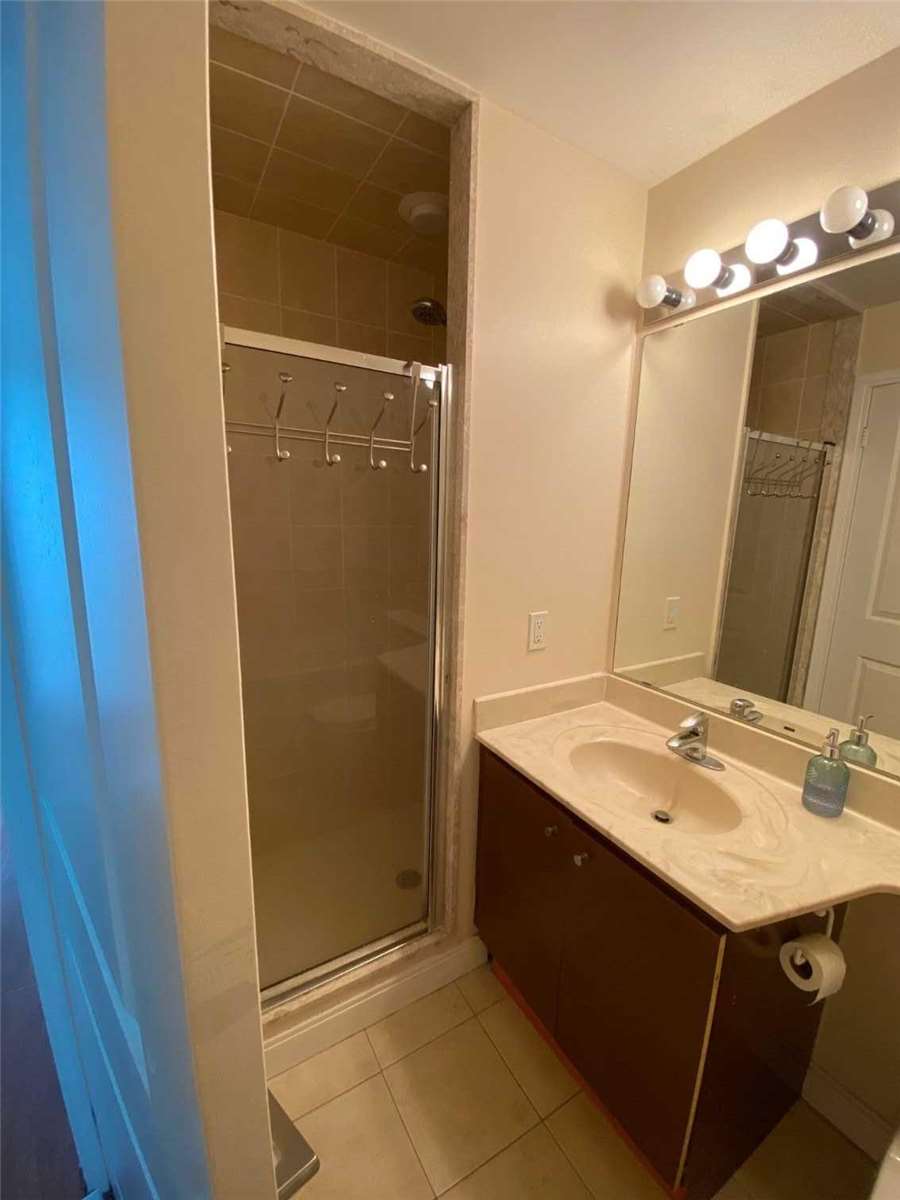 Listing W5967817 - Large Photo # 12