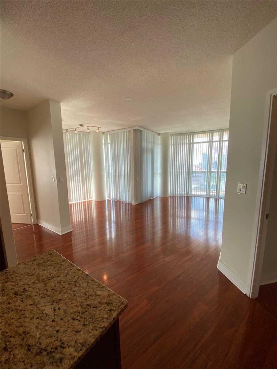 Listing W5967817 - Large Photo # 4